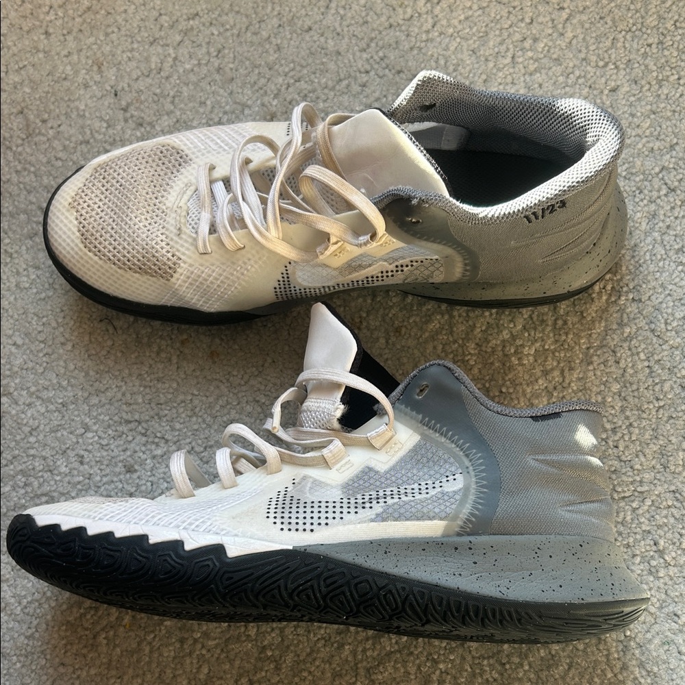 Nike Kyrie Irving youth basketball sneakers